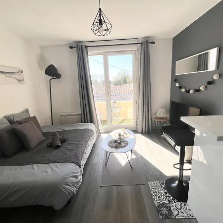 Charmant Studio טלנס