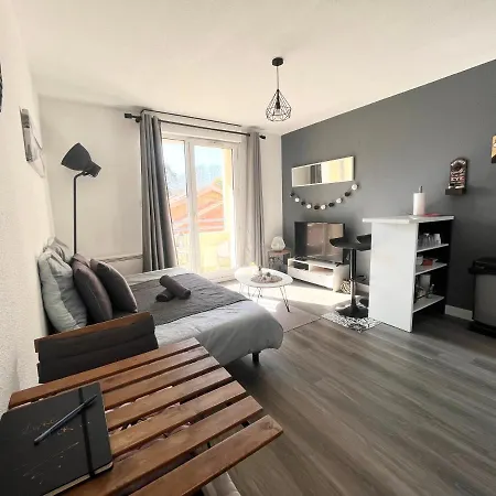 Charmant Studio