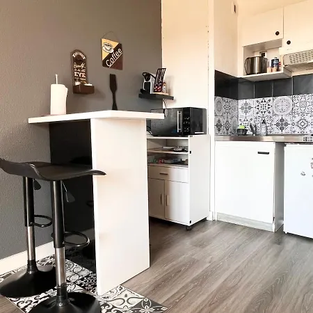 Charmant Studio דירה